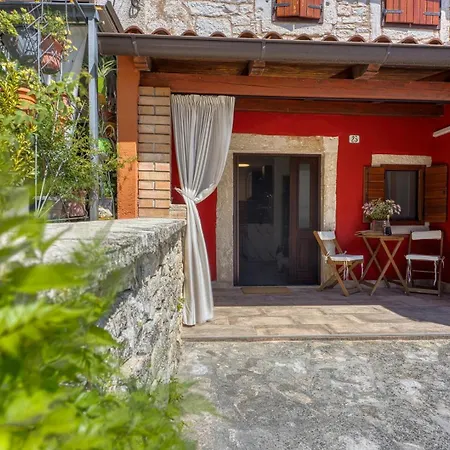 Vendégház House Ante 3*